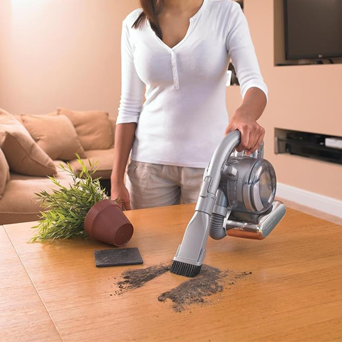 جارو شارژی بلک اند دکر مدل PD1820L